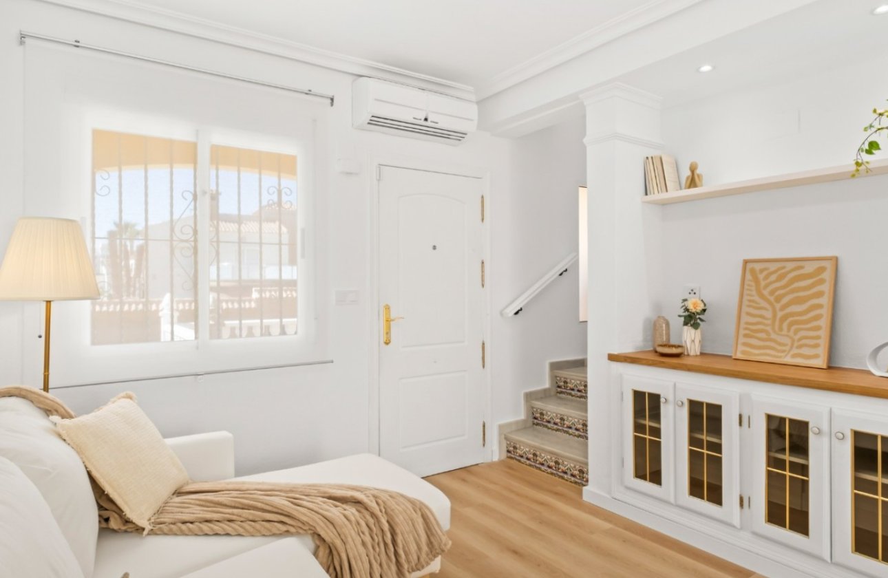 Herverkoop - Town House -
Orihuela Costa - Costa Blanca
