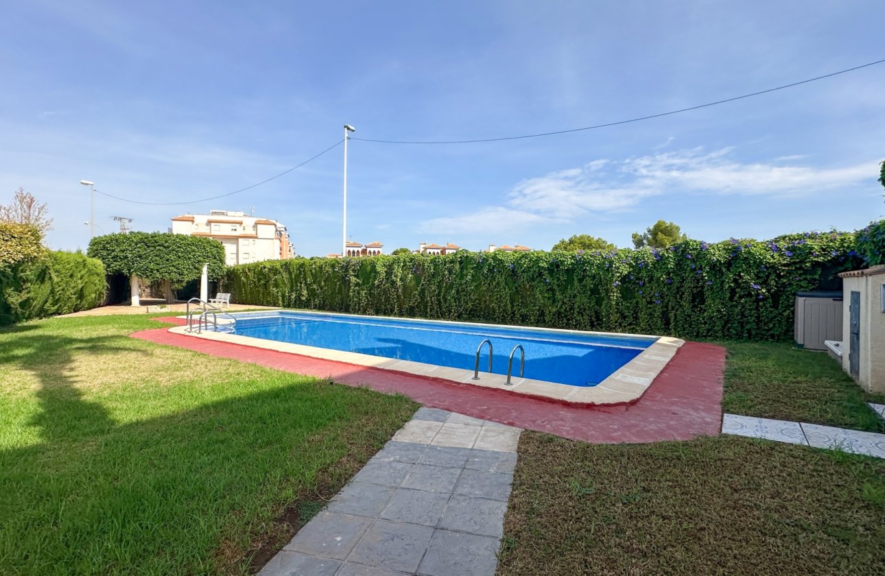 Herverkoop - Town House -
Orihuela Costa - Costa Blanca