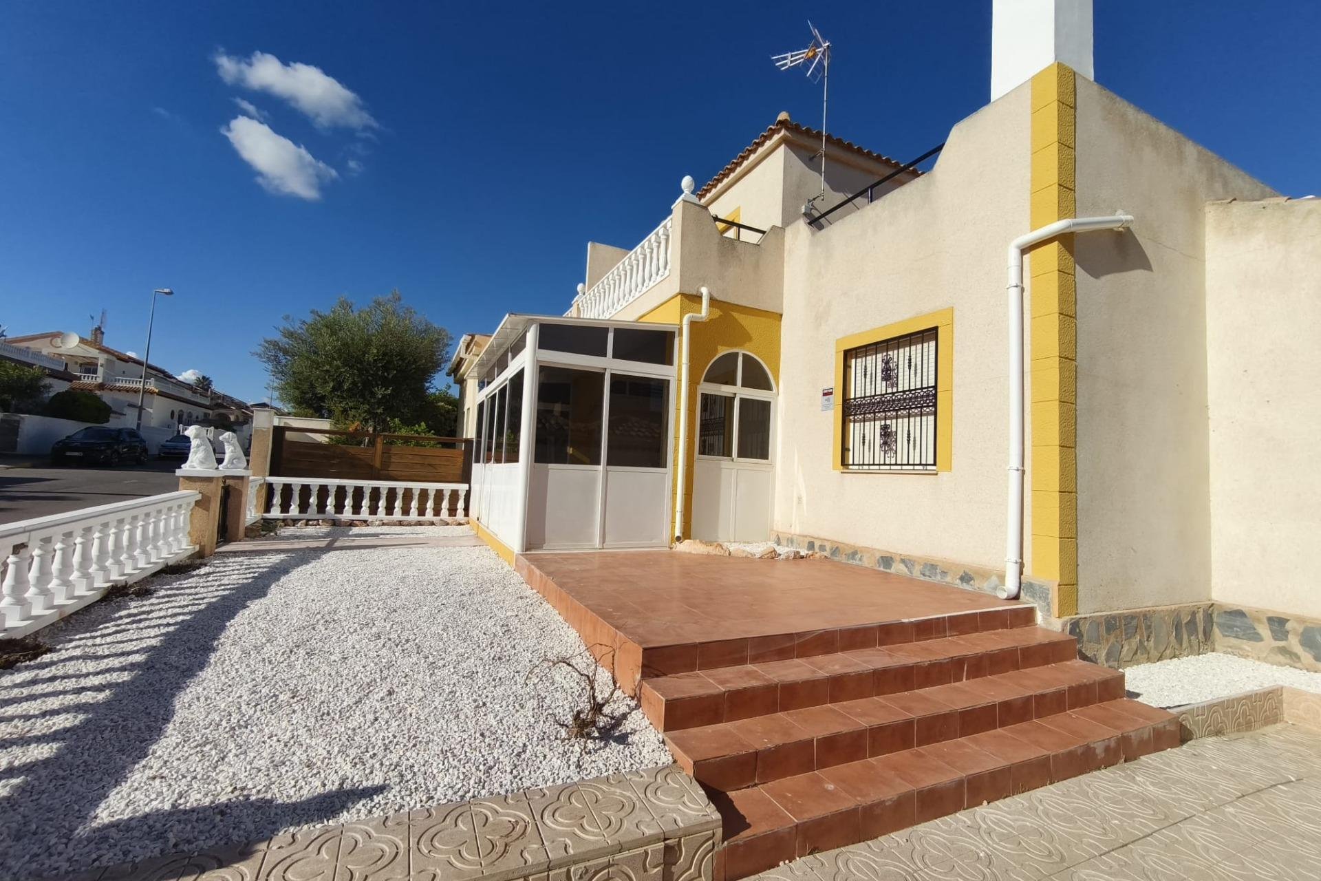 Herverkoop - Town House -
Orihuela Costa - La Ceñuela