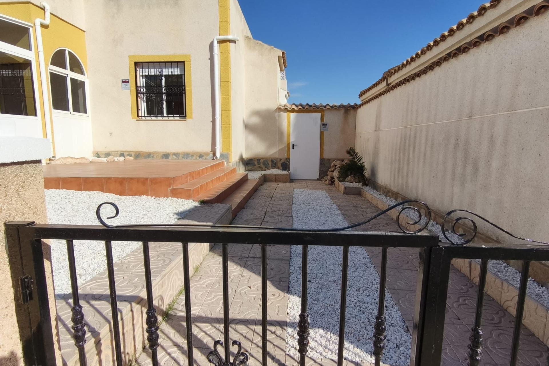 Herverkoop - Town House -
Orihuela Costa - La Ceñuela
