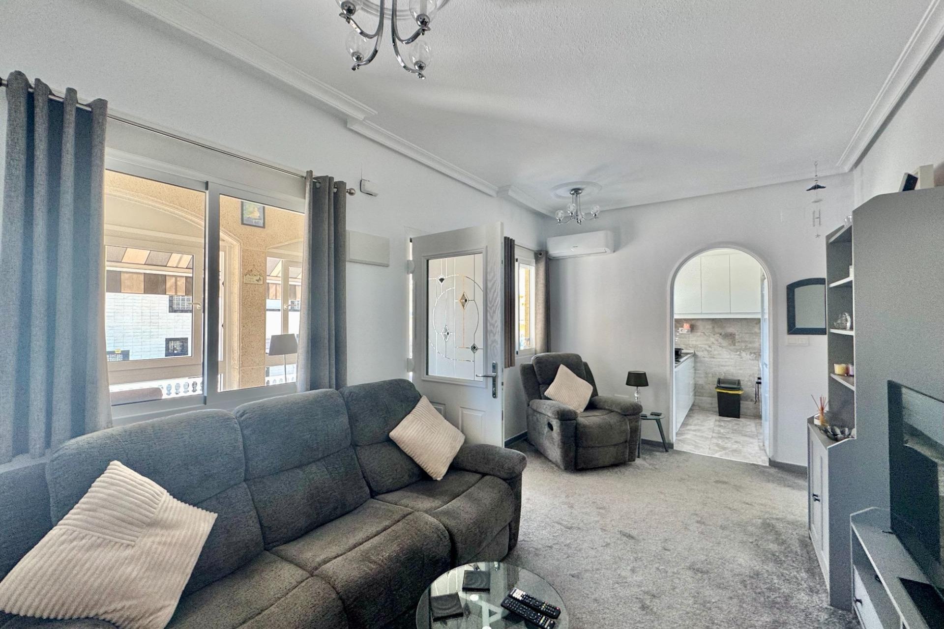Herverkoop - Town House -
Orihuela Costa - La Florida