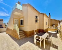 Herverkoop - Town House -
Orihuela Costa - La Florida