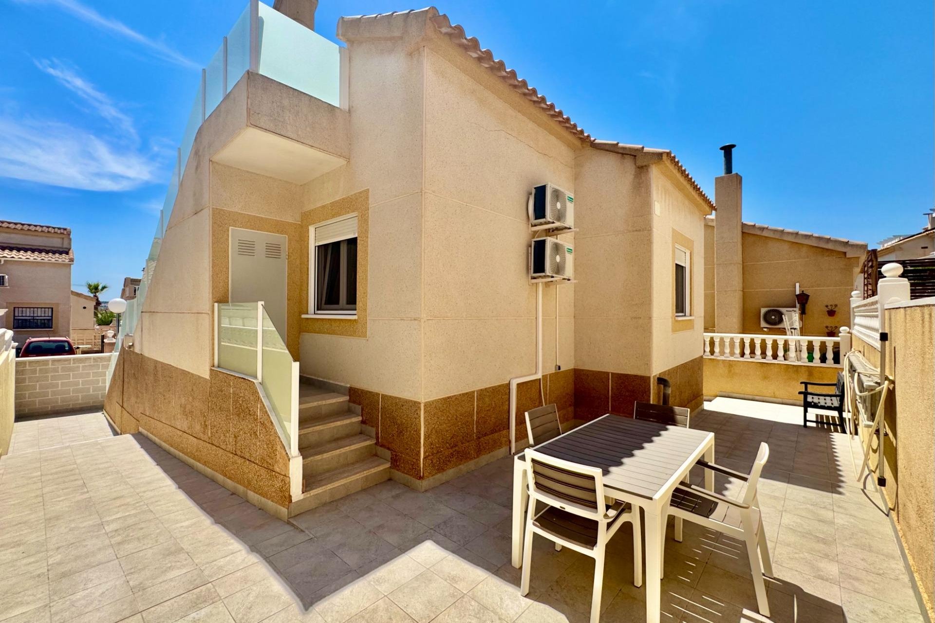 Herverkoop - Town House -
Orihuela Costa - La Florida
