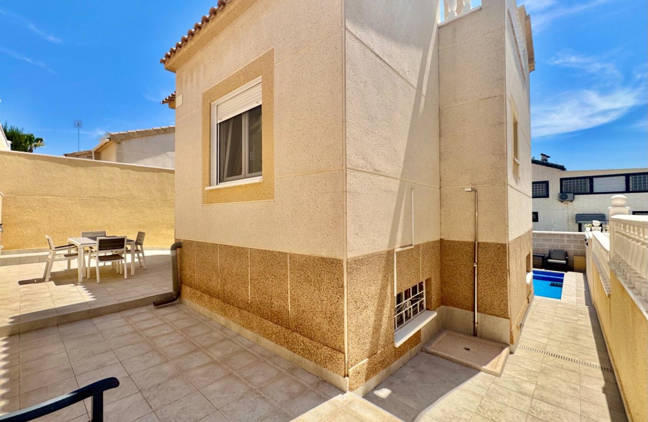 Herverkoop - Town House -
Orihuela Costa - La Florida
