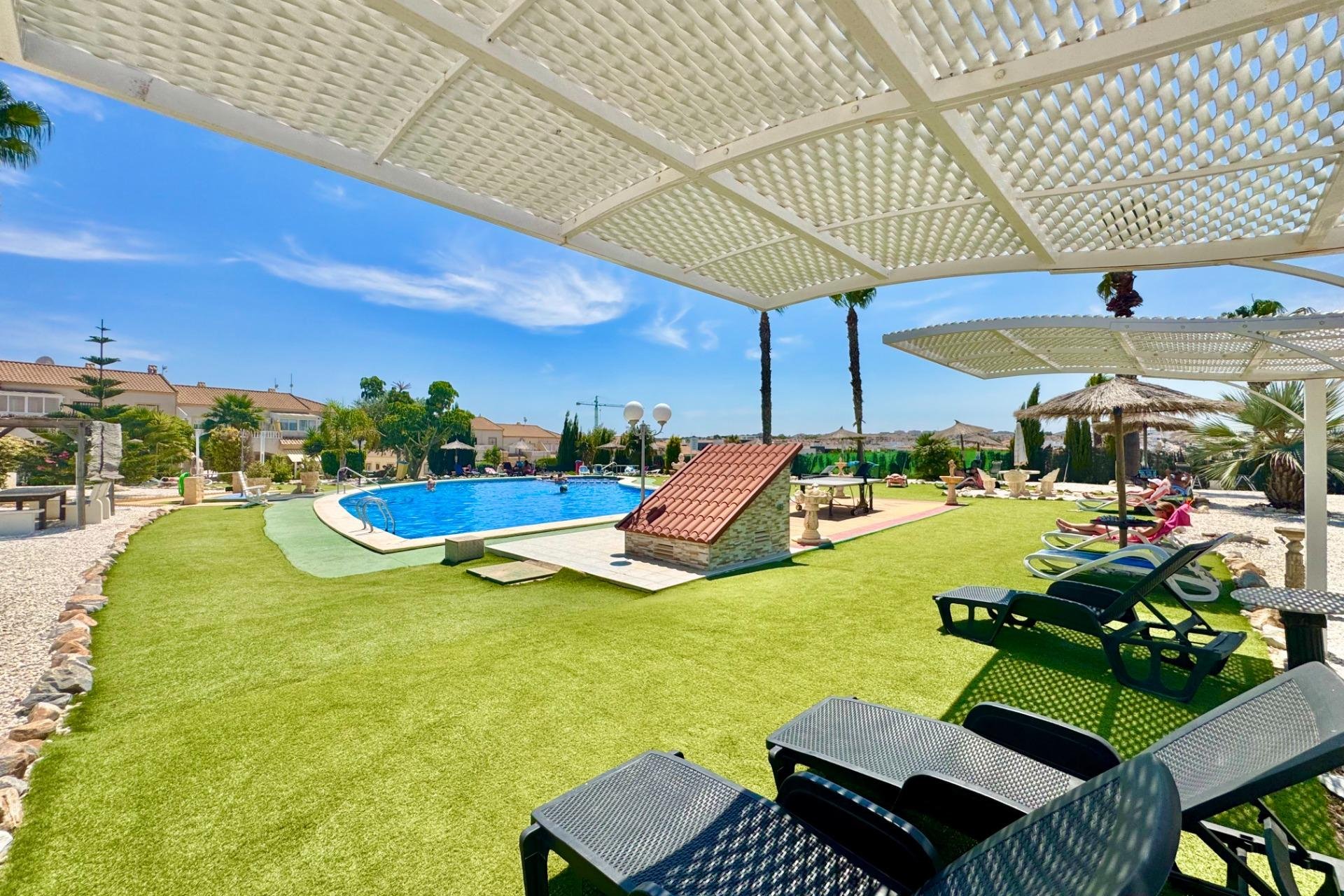 Herverkoop - Town House -
Orihuela Costa - La Florida
