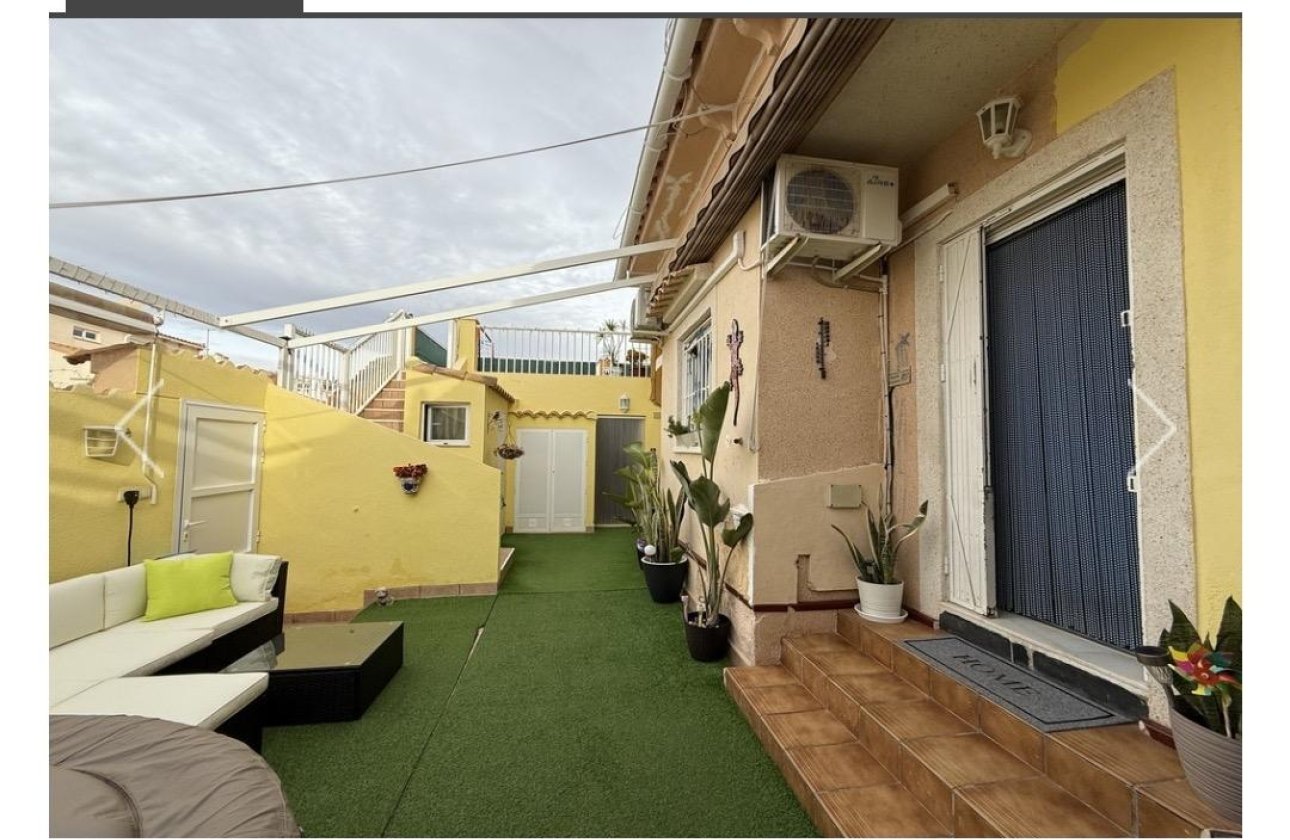 Herverkoop - Town House -
Orihuela Costa - La Florida
