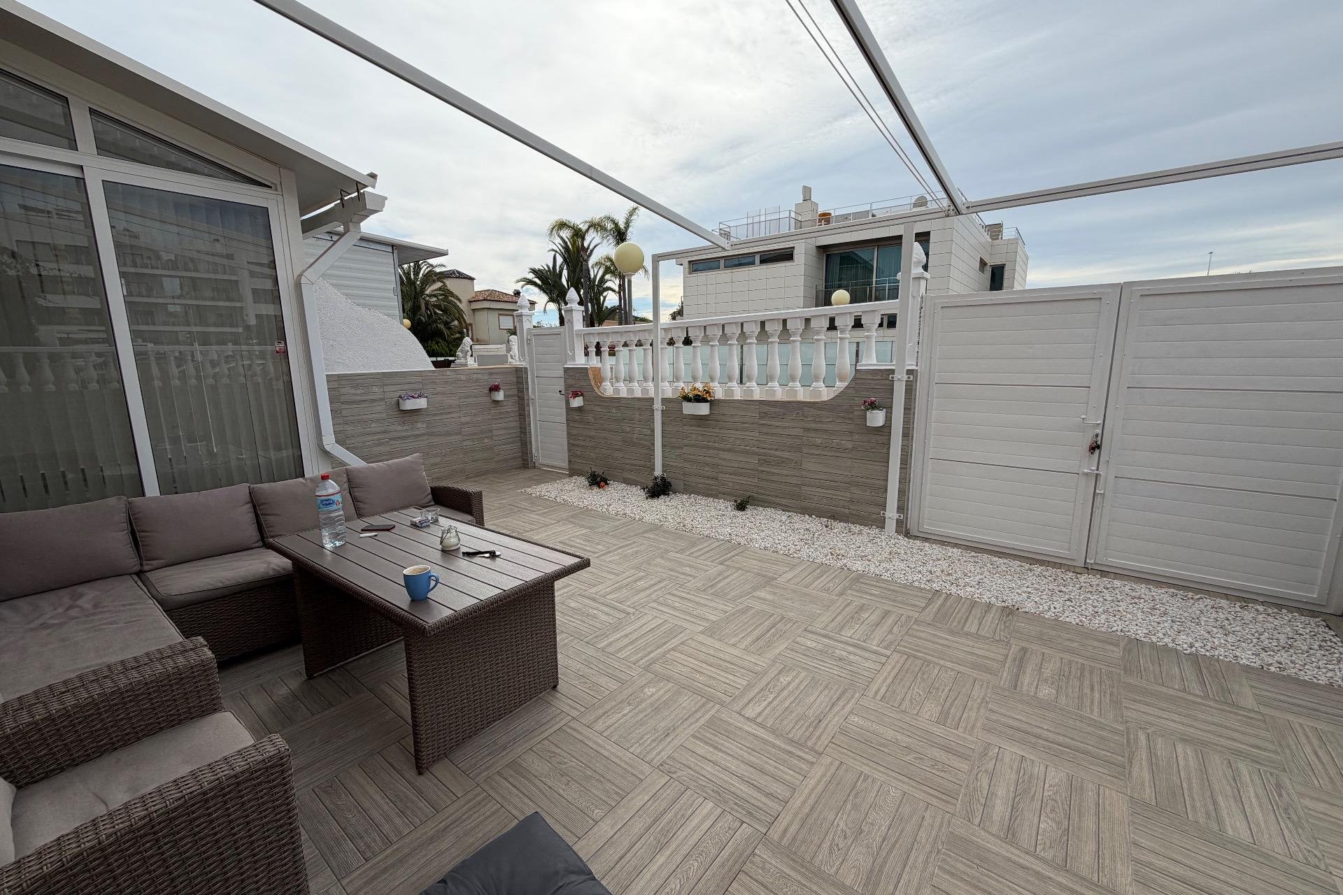 Herverkoop - Town House -
Orihuela Costa - La Zenia