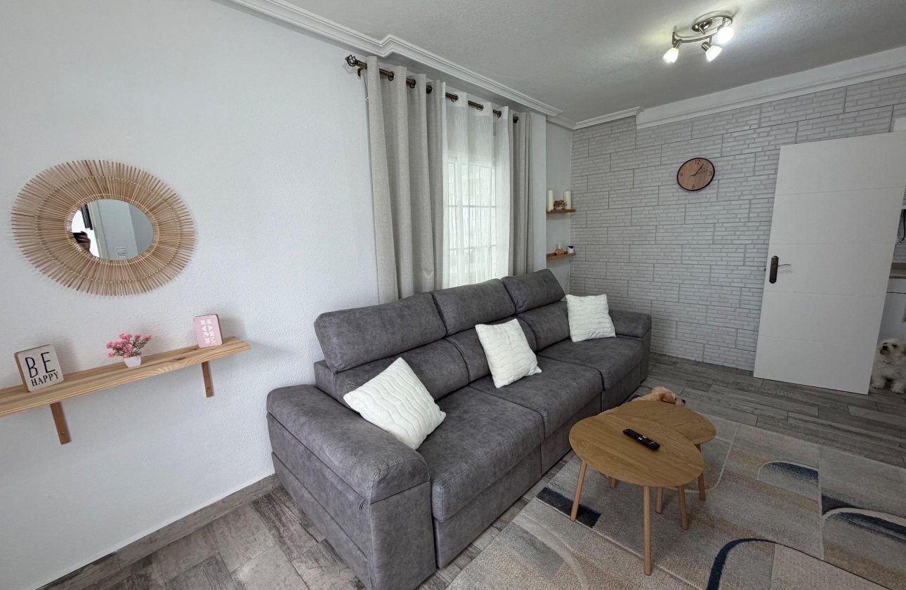 Herverkoop - Town House -
Orihuela Costa - La Zenia