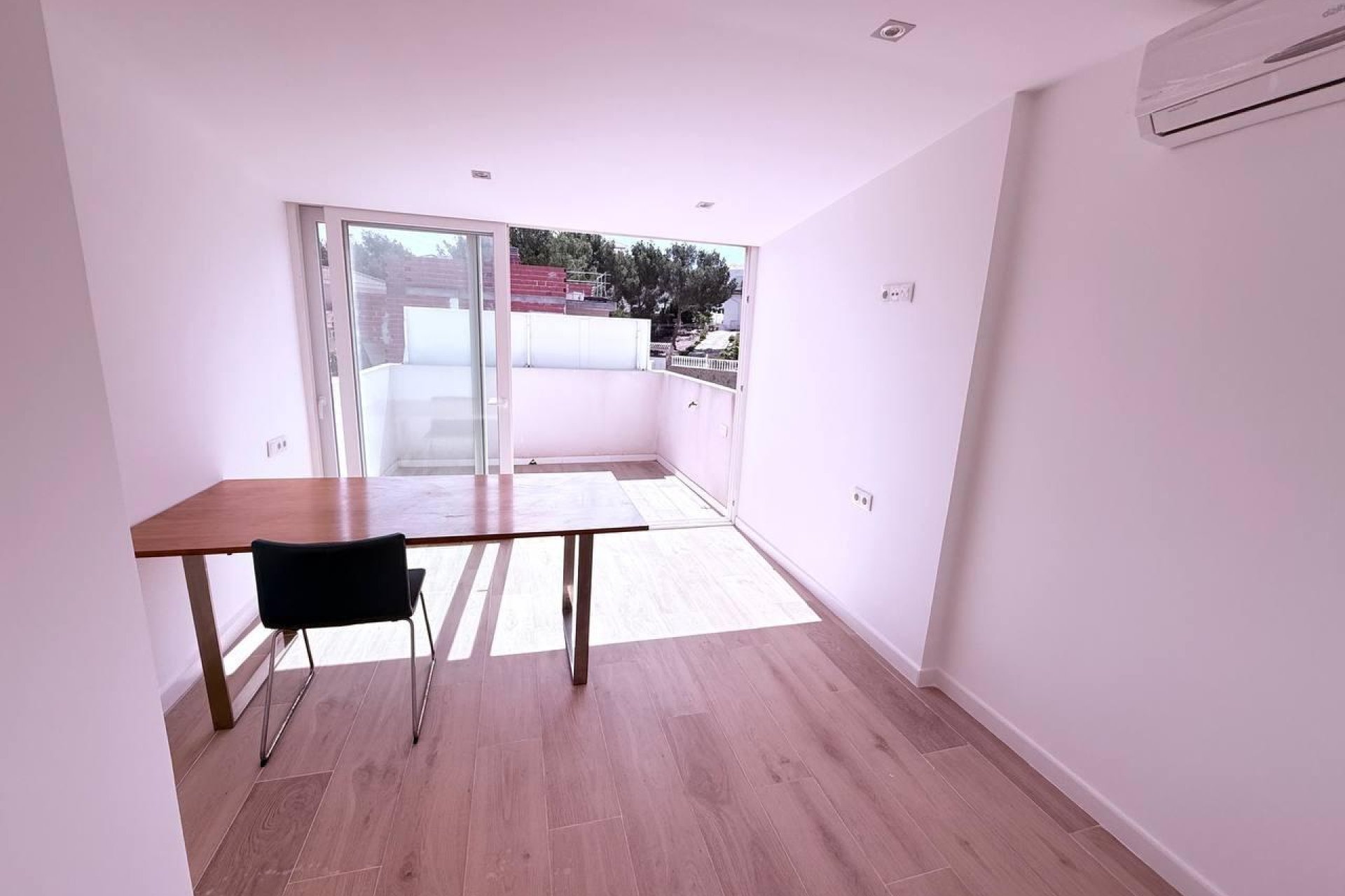 Herverkoop - Town House -
Orihuela Costa - Las Filipinas