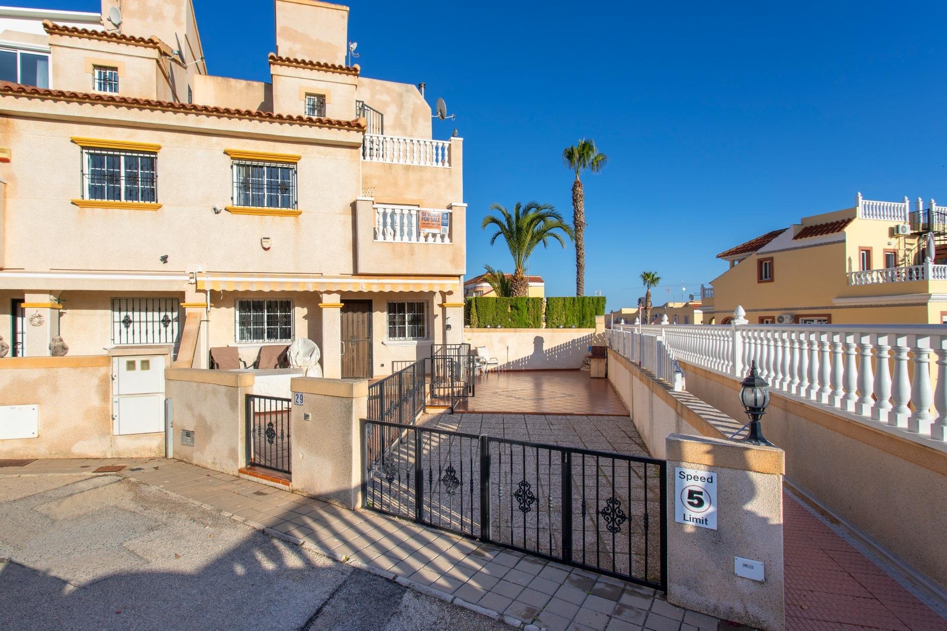 Herverkoop - Town House -
Orihuela Costa - Las Filipinas