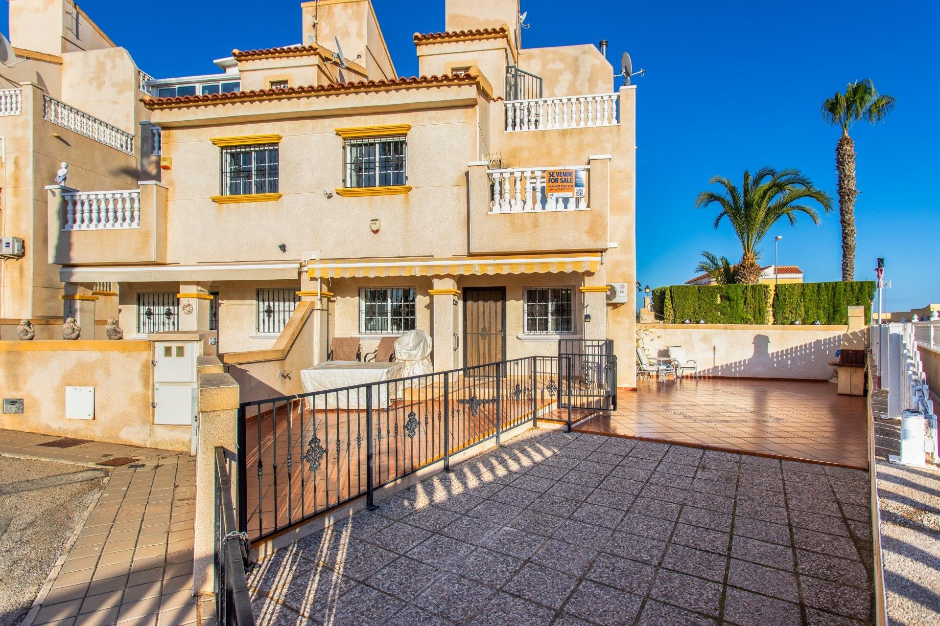 Herverkoop - Town House -
Orihuela Costa - Las Filipinas