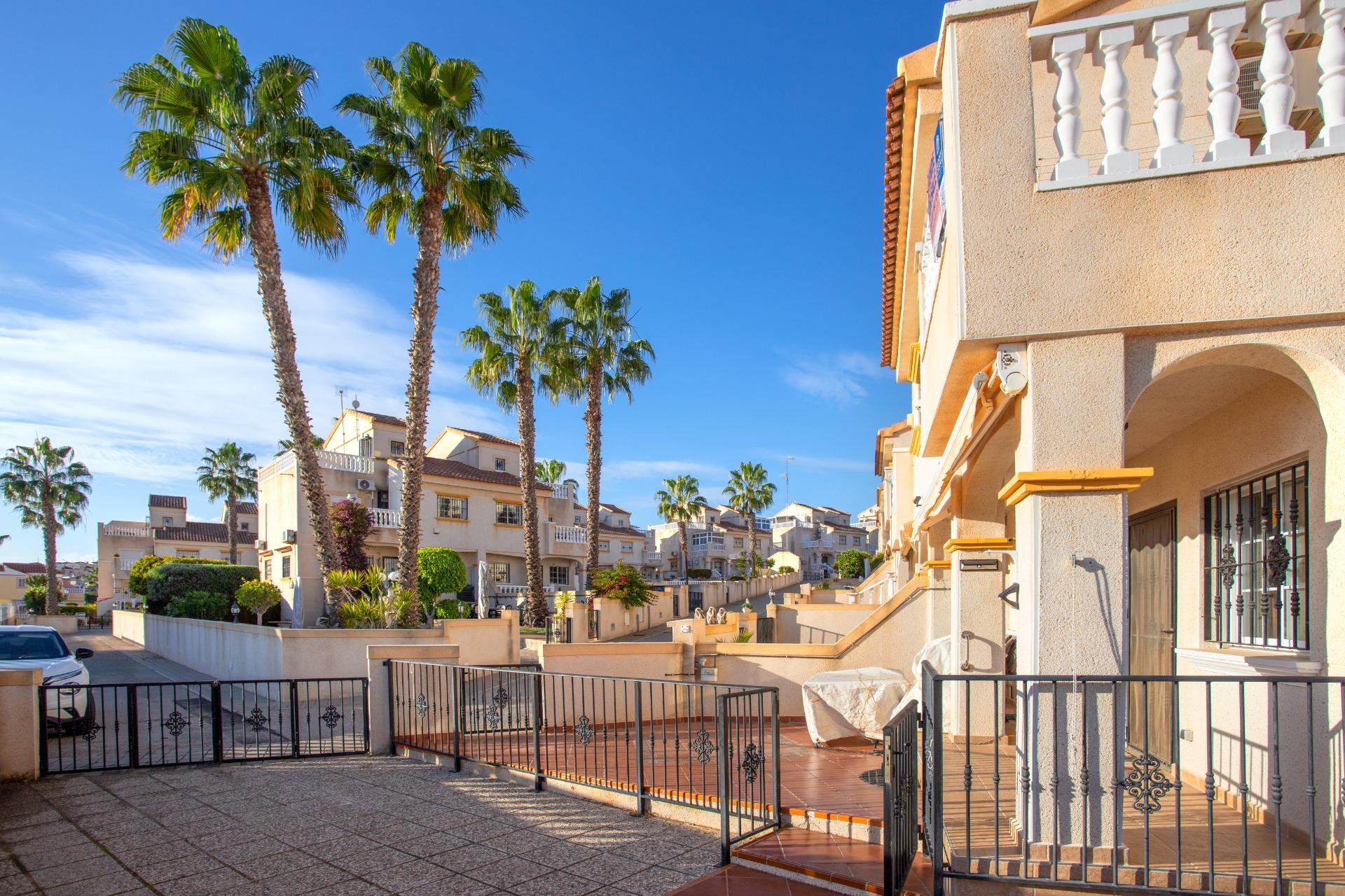 Herverkoop - Town House -
Orihuela Costa - Las Filipinas