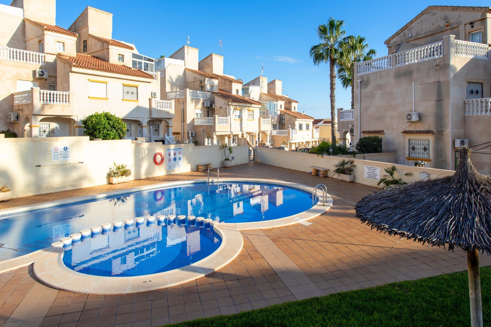 Herverkoop - Town House -
Orihuela Costa - Las Filipinas