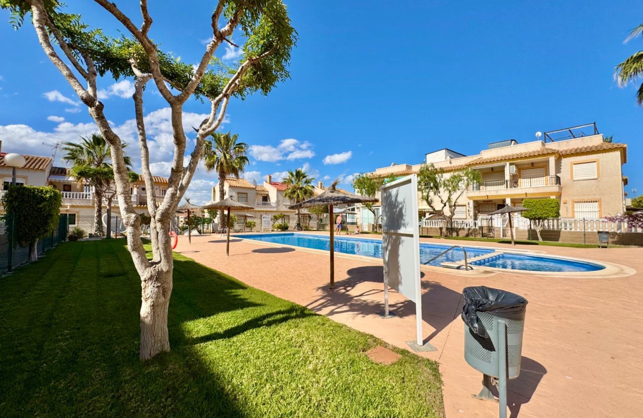 Herverkoop - Town House -
Orihuela Costa - Las Filipinas