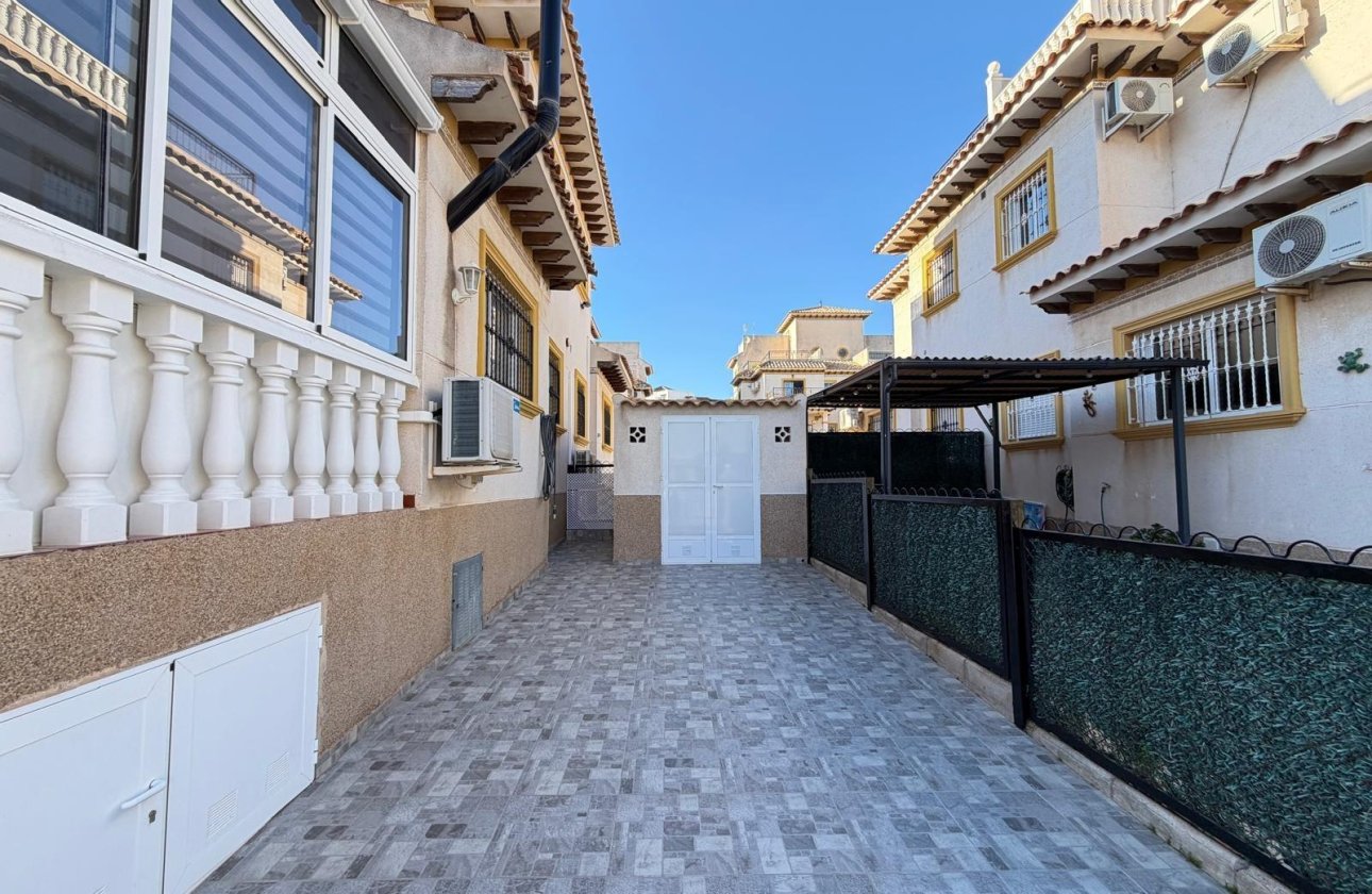 Herverkoop - Town House -
Orihuela Costa - Las Filipinas