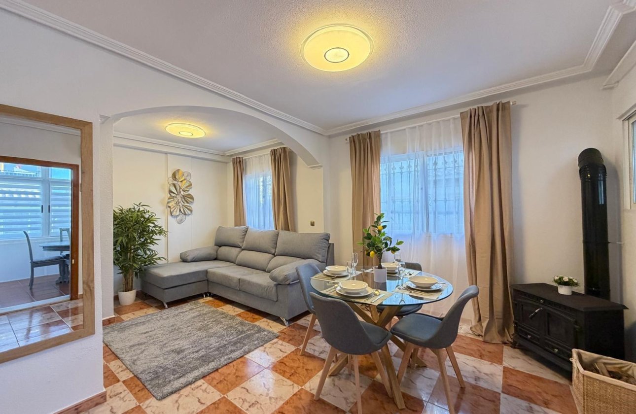 Herverkoop - Town House -
Orihuela Costa - Las Filipinas