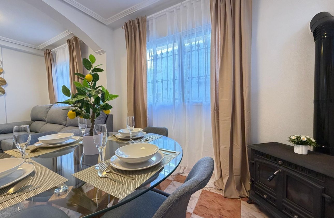 Herverkoop - Town House -
Orihuela Costa - Las Filipinas
