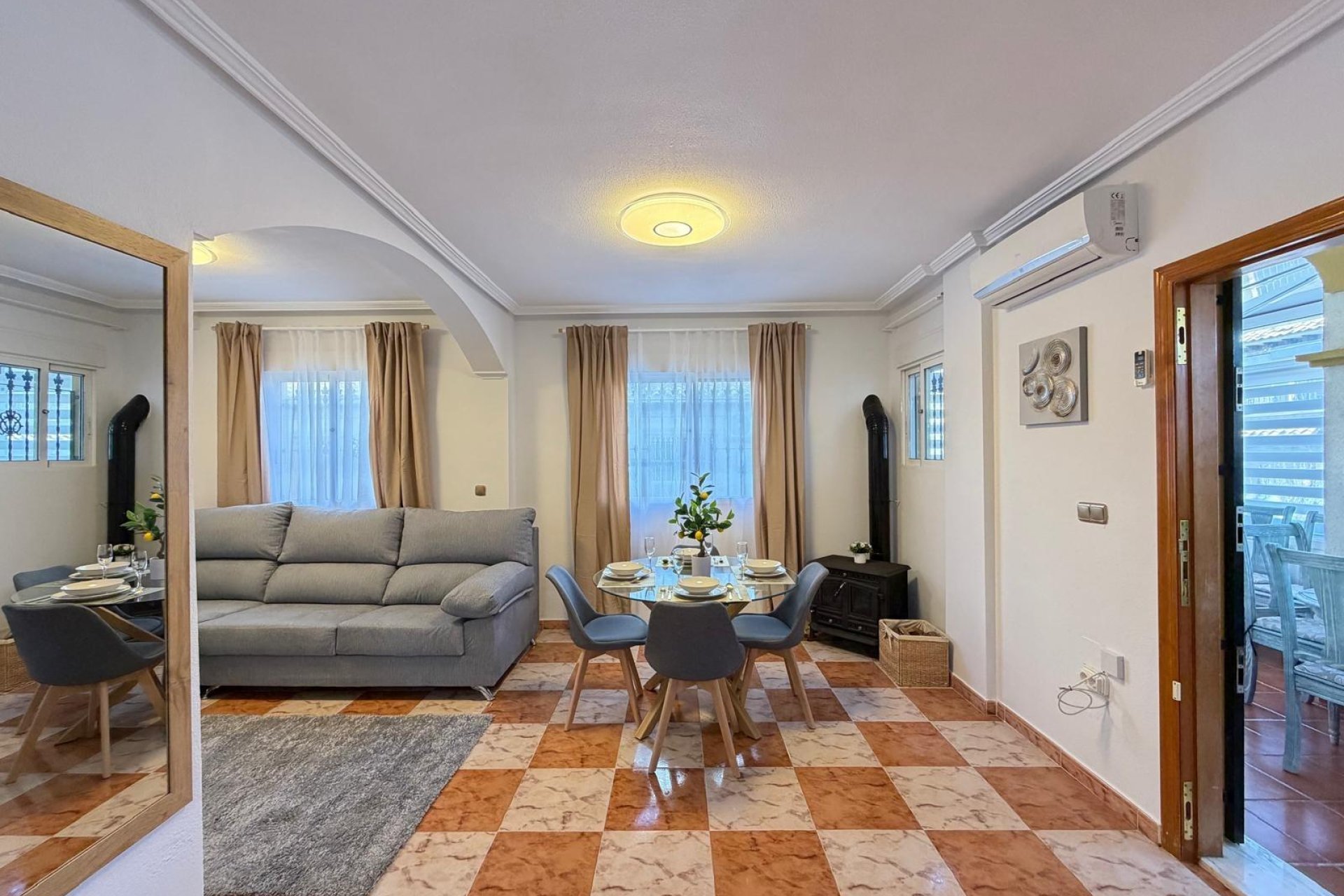 Herverkoop - Town House -
Orihuela Costa - Las Filipinas