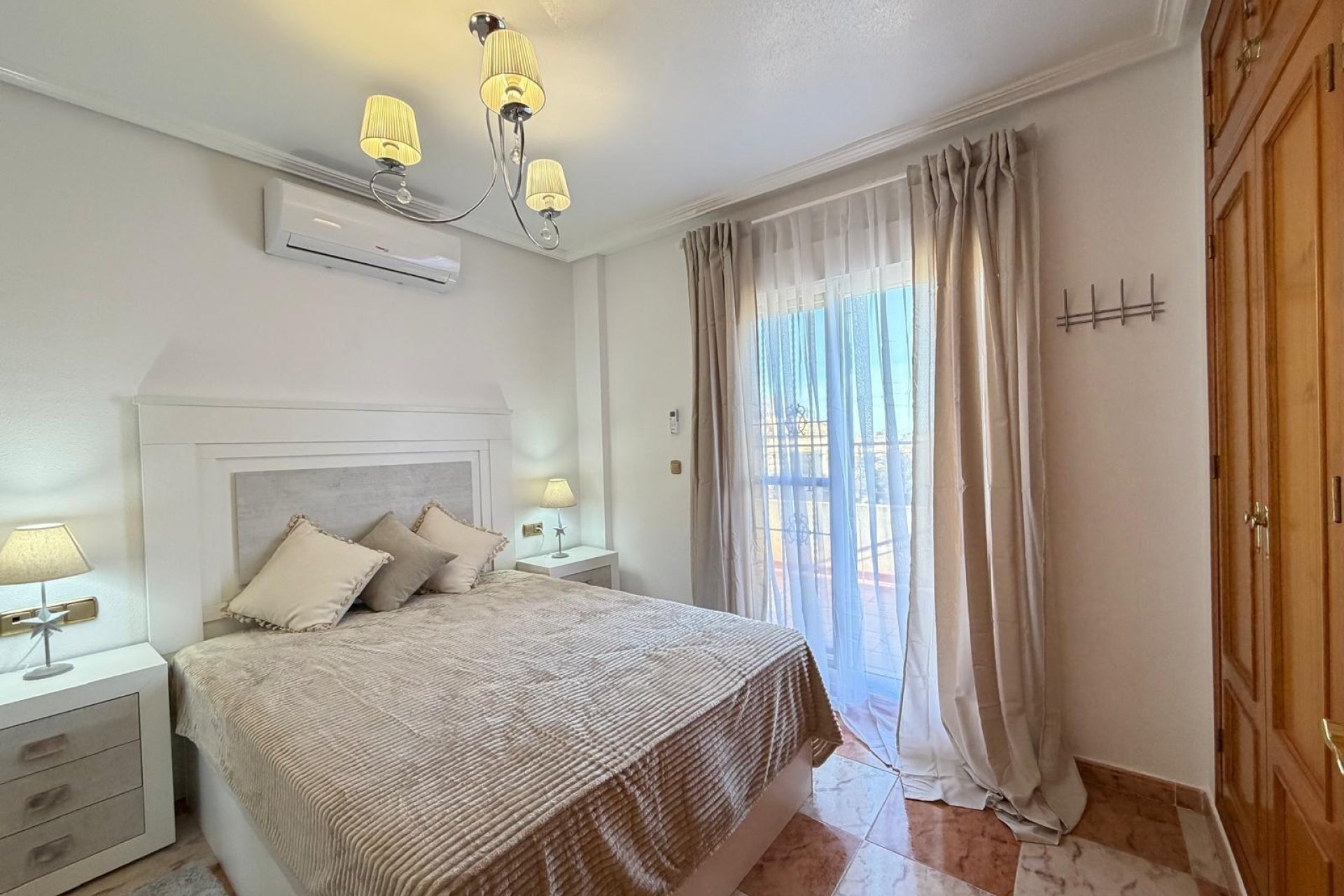 Herverkoop - Town House -
Orihuela Costa - Las Filipinas