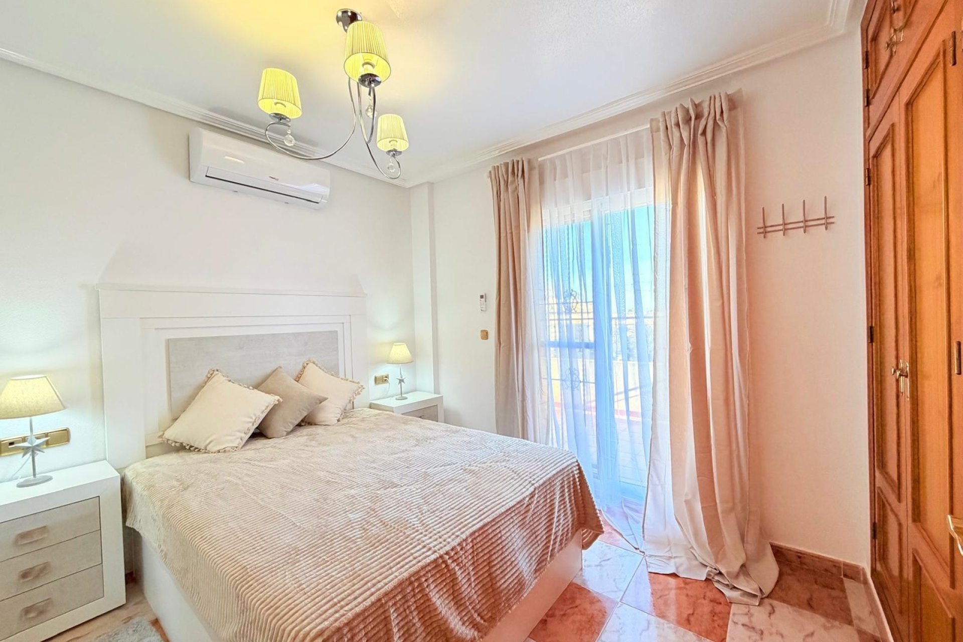 Herverkoop - Town House -
Orihuela Costa - Las Filipinas