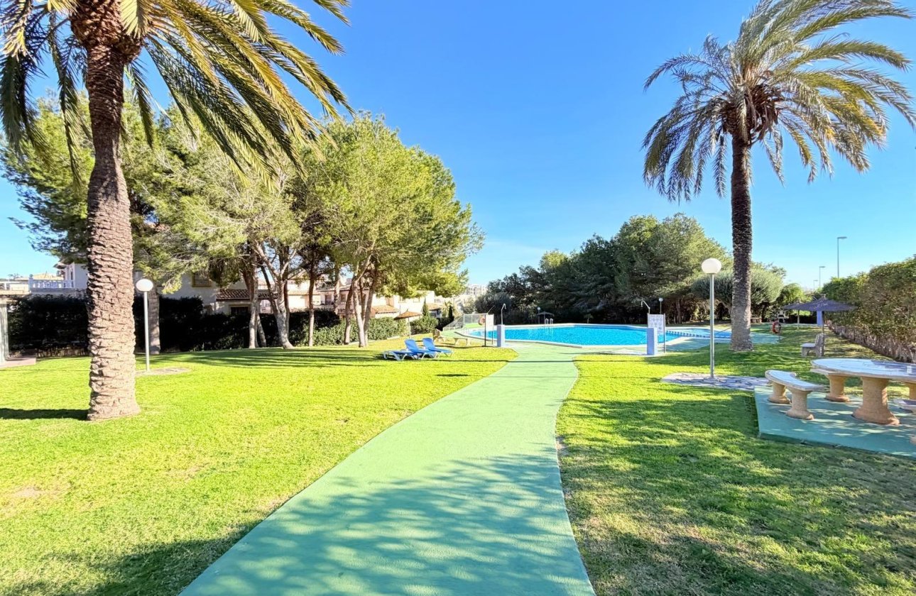 Herverkoop - Town House -
Orihuela Costa - Las Filipinas