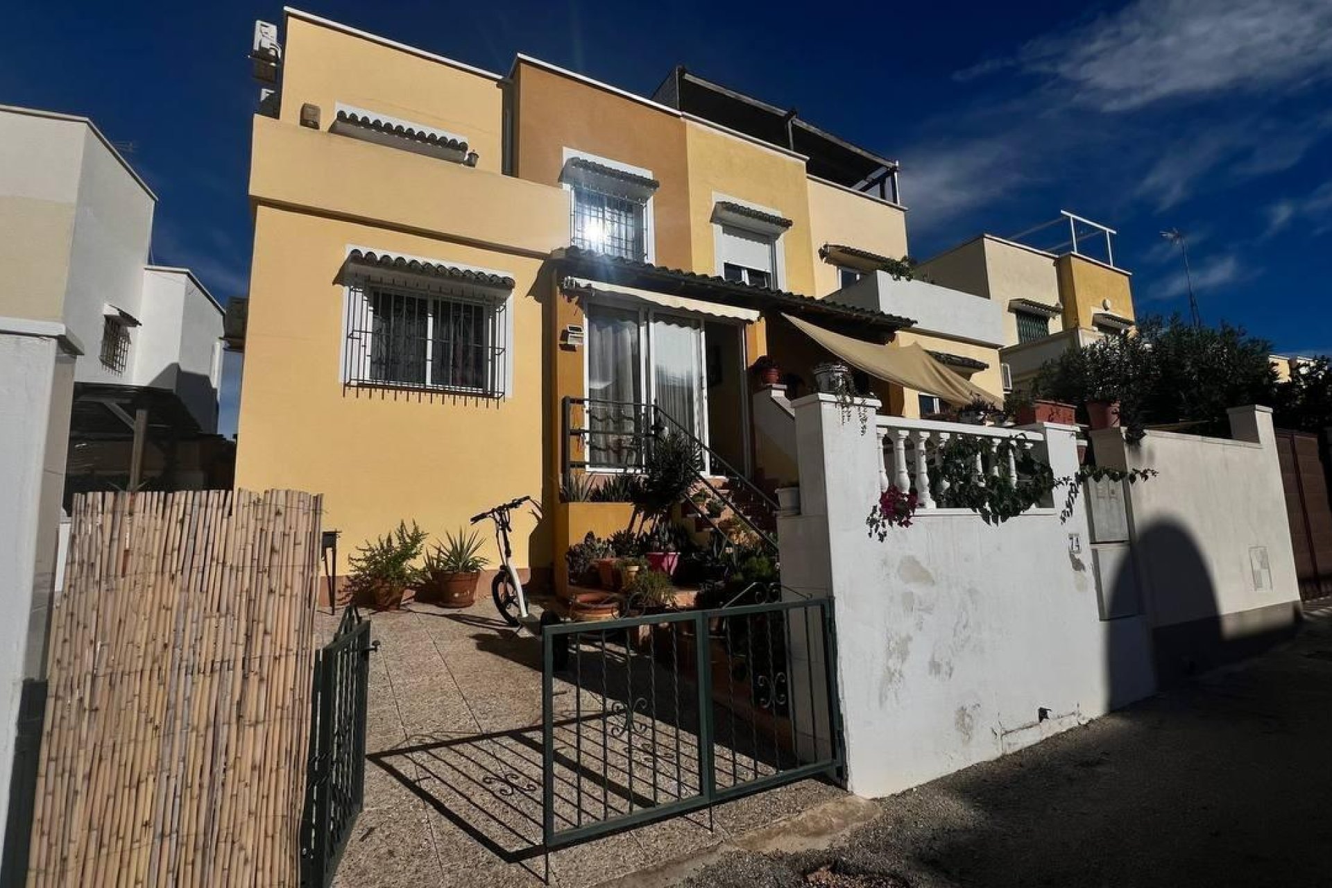 Herverkoop - Town House -
Orihuela Costa - Los Almendros-la Florida