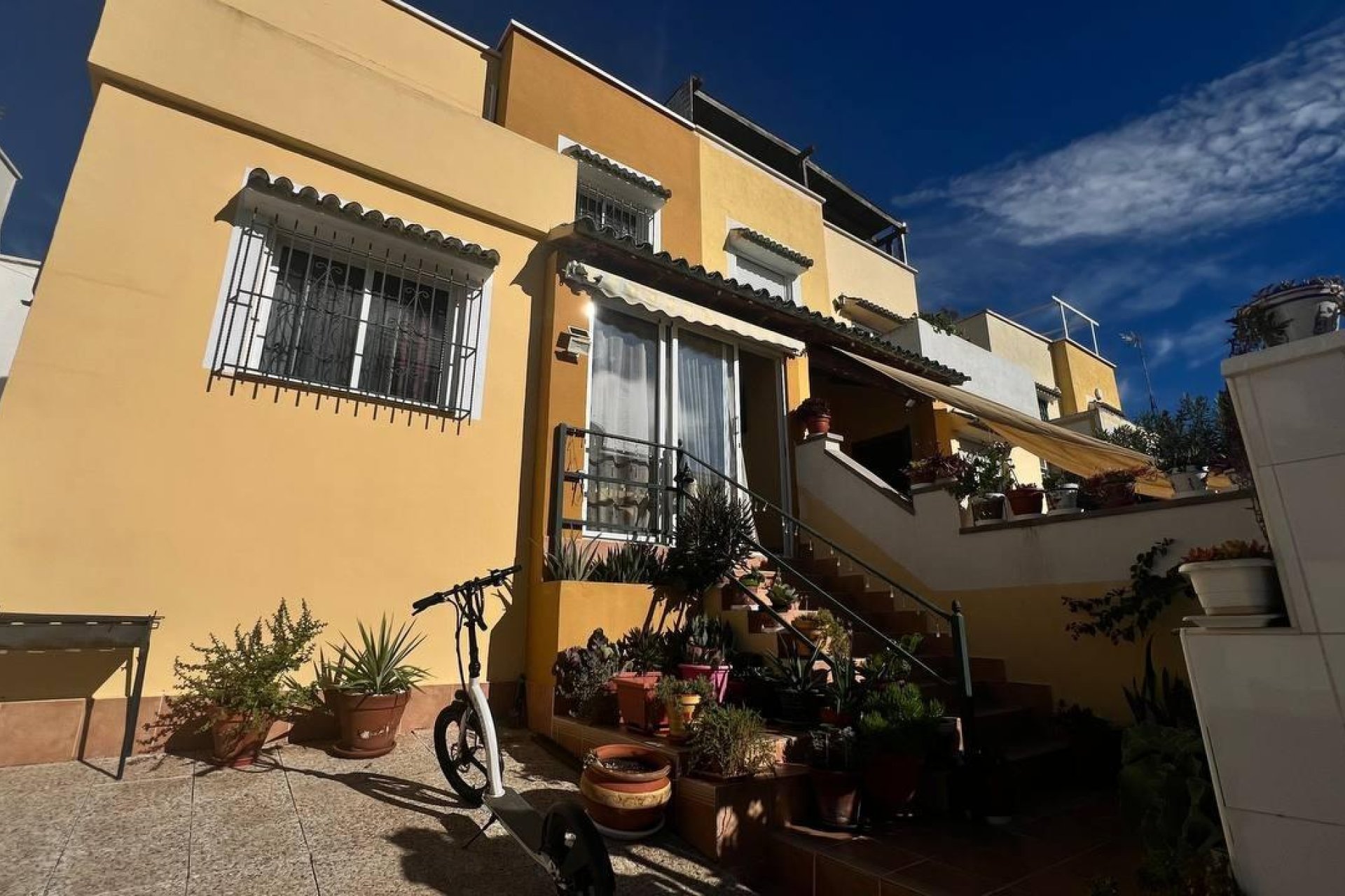 Herverkoop - Town House -
Orihuela Costa - Los Almendros-la Florida