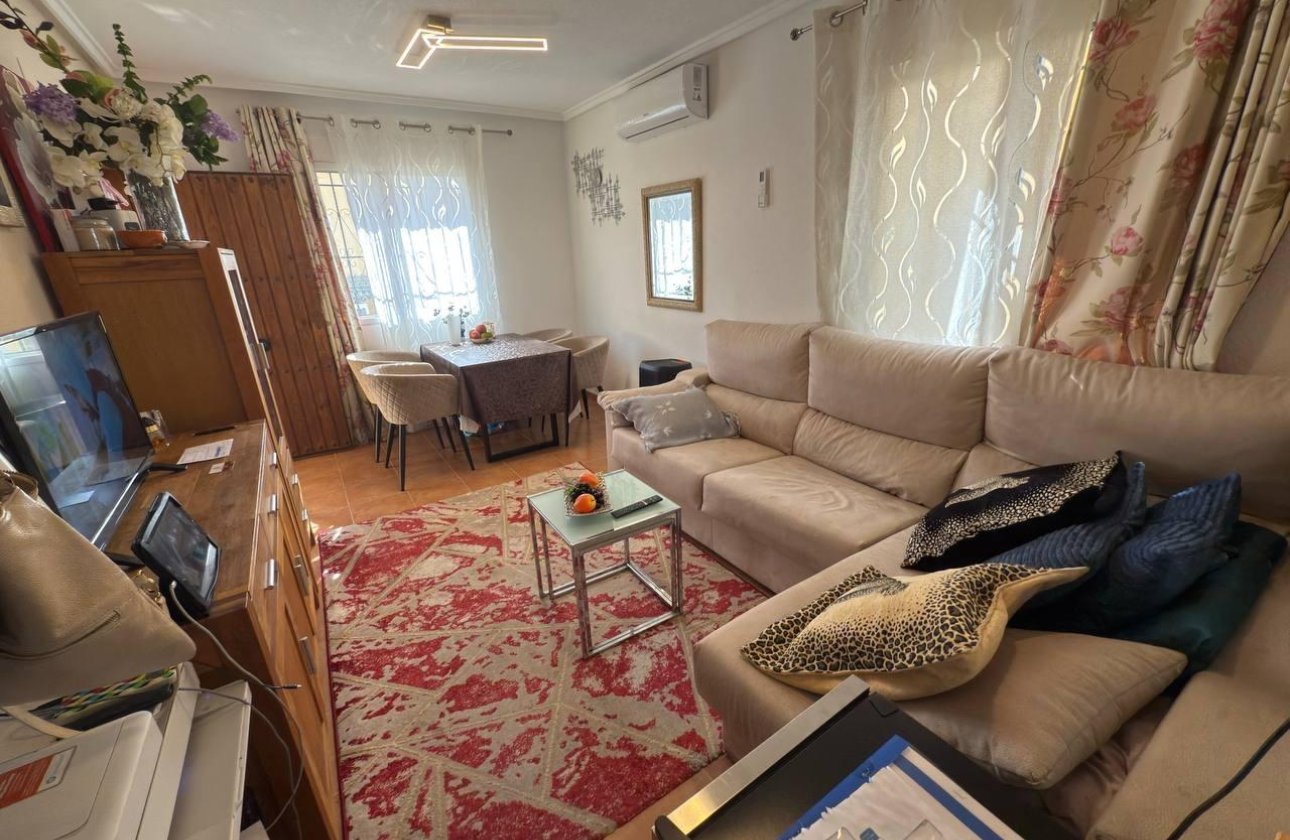 Herverkoop - Town House -
Orihuela Costa - Los Almendros-la Florida