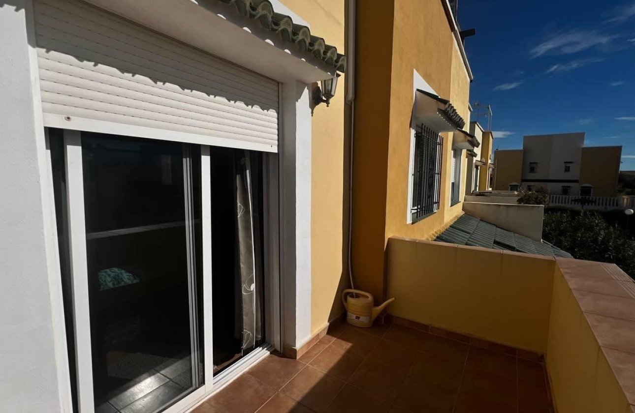 Herverkoop - Town House -
Orihuela Costa - Los Almendros-la Florida