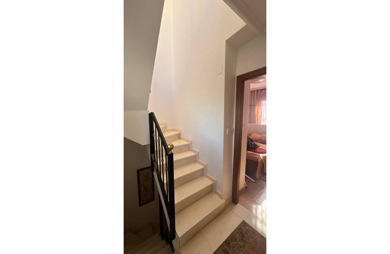 Herverkoop - Town House -
Orihuela Costa - Los Almendros-la Florida