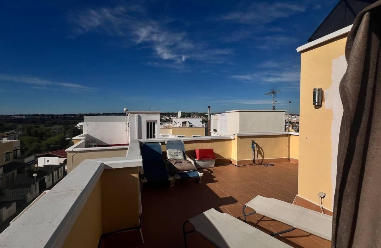 Herverkoop - Town House -
Orihuela Costa - Los Almendros-la Florida