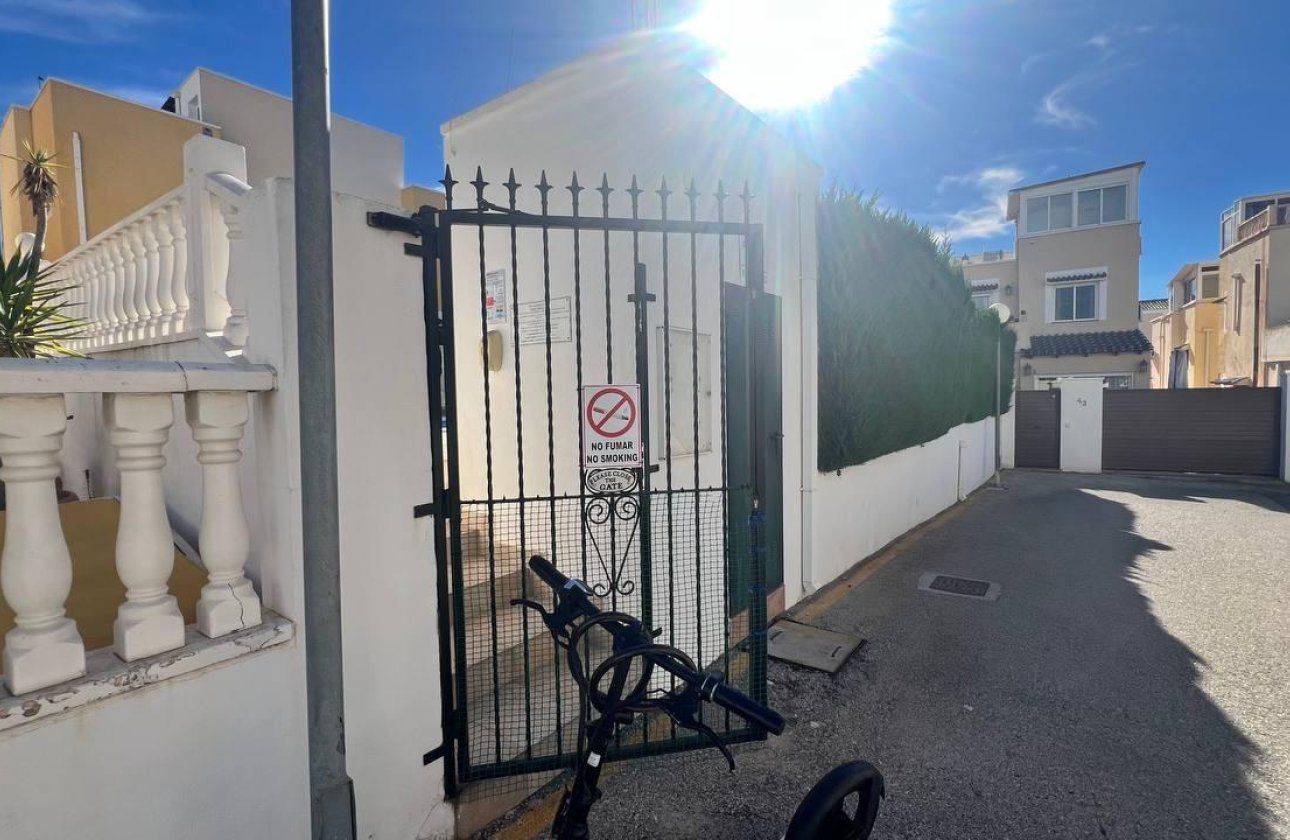 Herverkoop - Town House -
Orihuela Costa - Los Almendros-la Florida