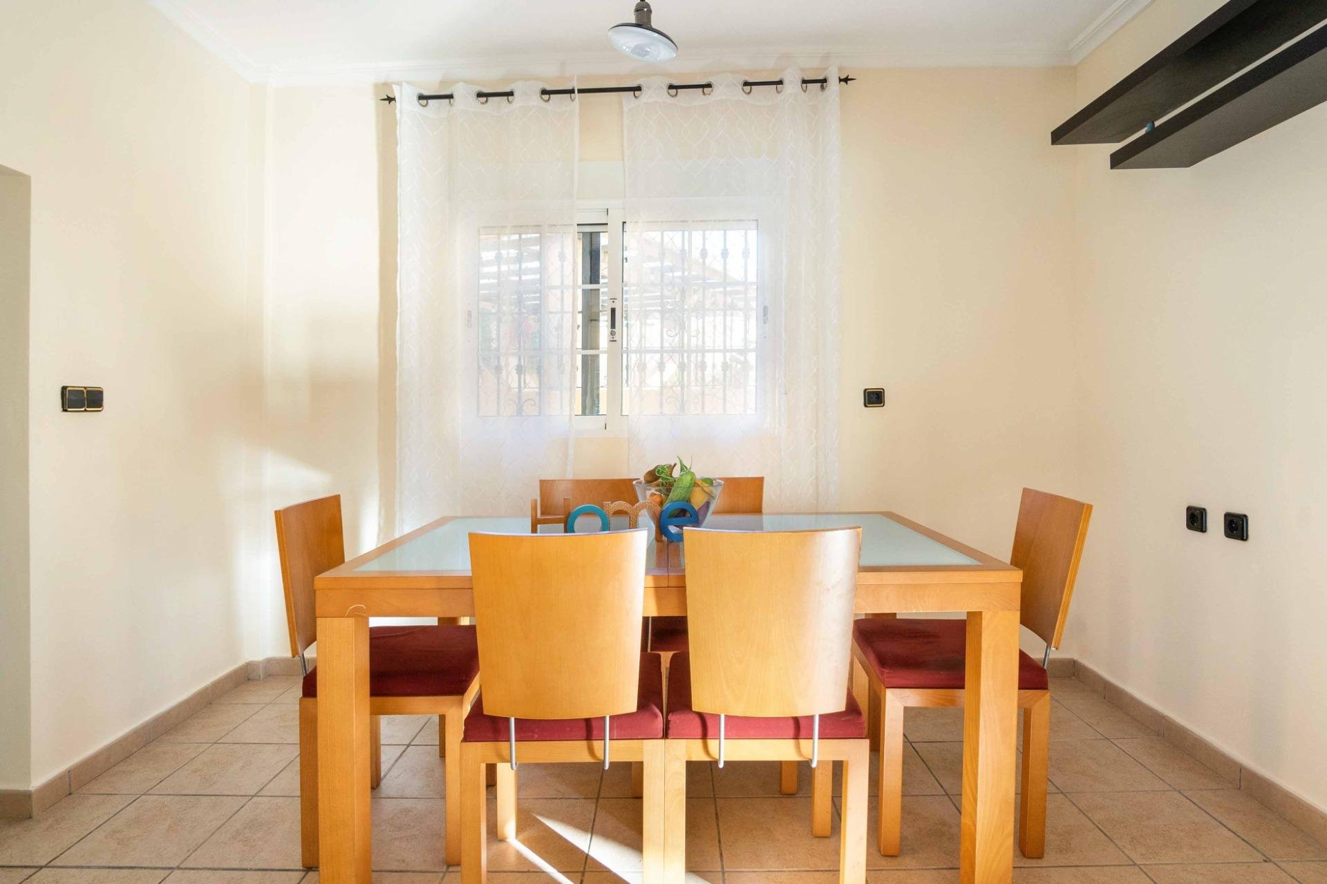 Herverkoop - Town House -
Orihuela Costa - Los Almendros-la Florida