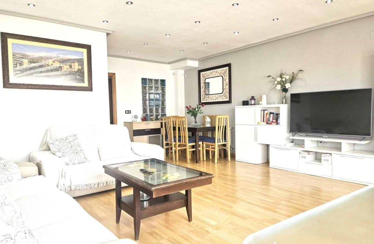 Herverkoop - Town House -
Orihuela Costa - Los Almendros-la Florida