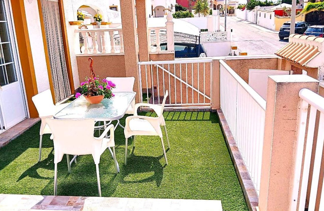 Herverkoop - Town House -
Orihuela Costa - Los Almendros-la Florida