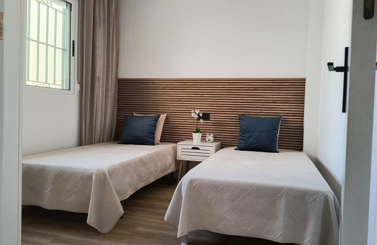 Herverkoop - Town House -
Orihuela Costa - Los Balcones