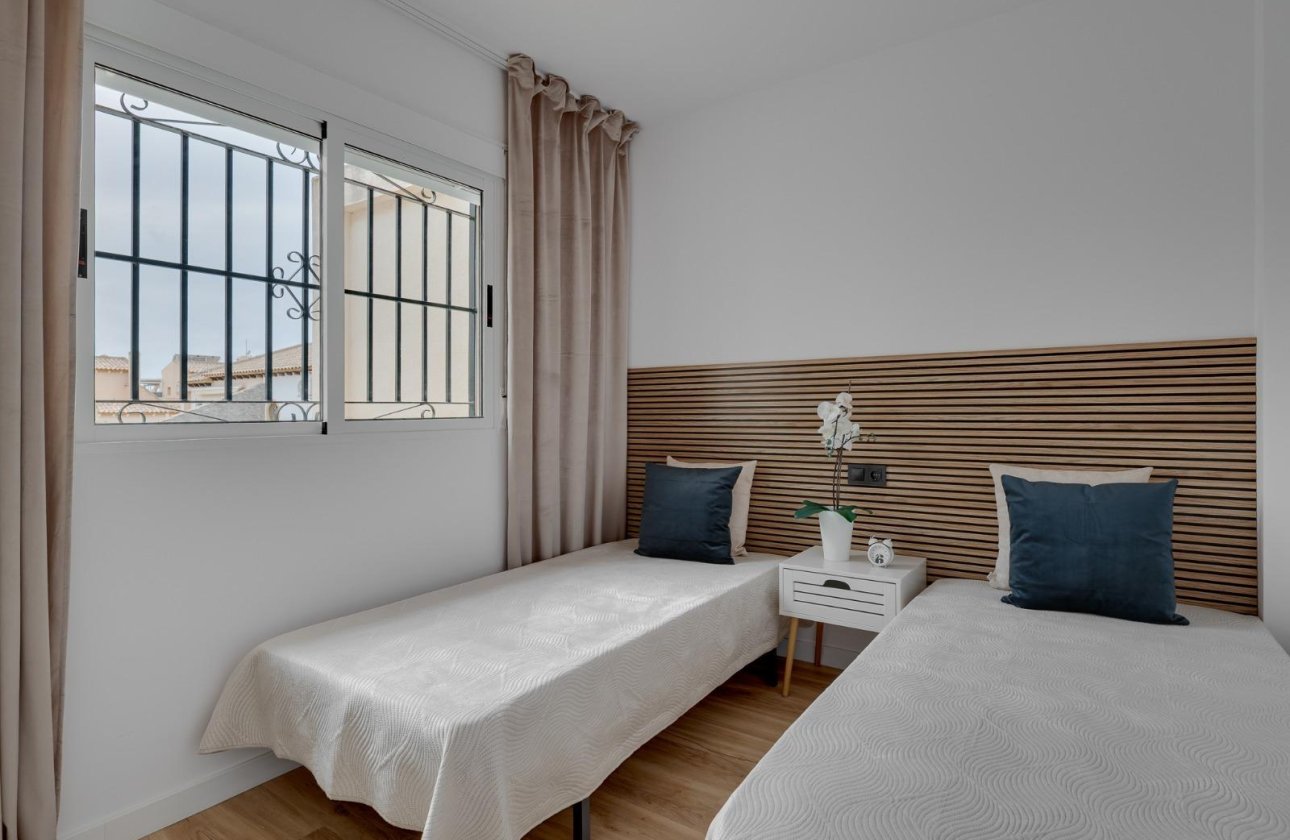 Herverkoop - Town House -
Orihuela Costa - Los Balcones