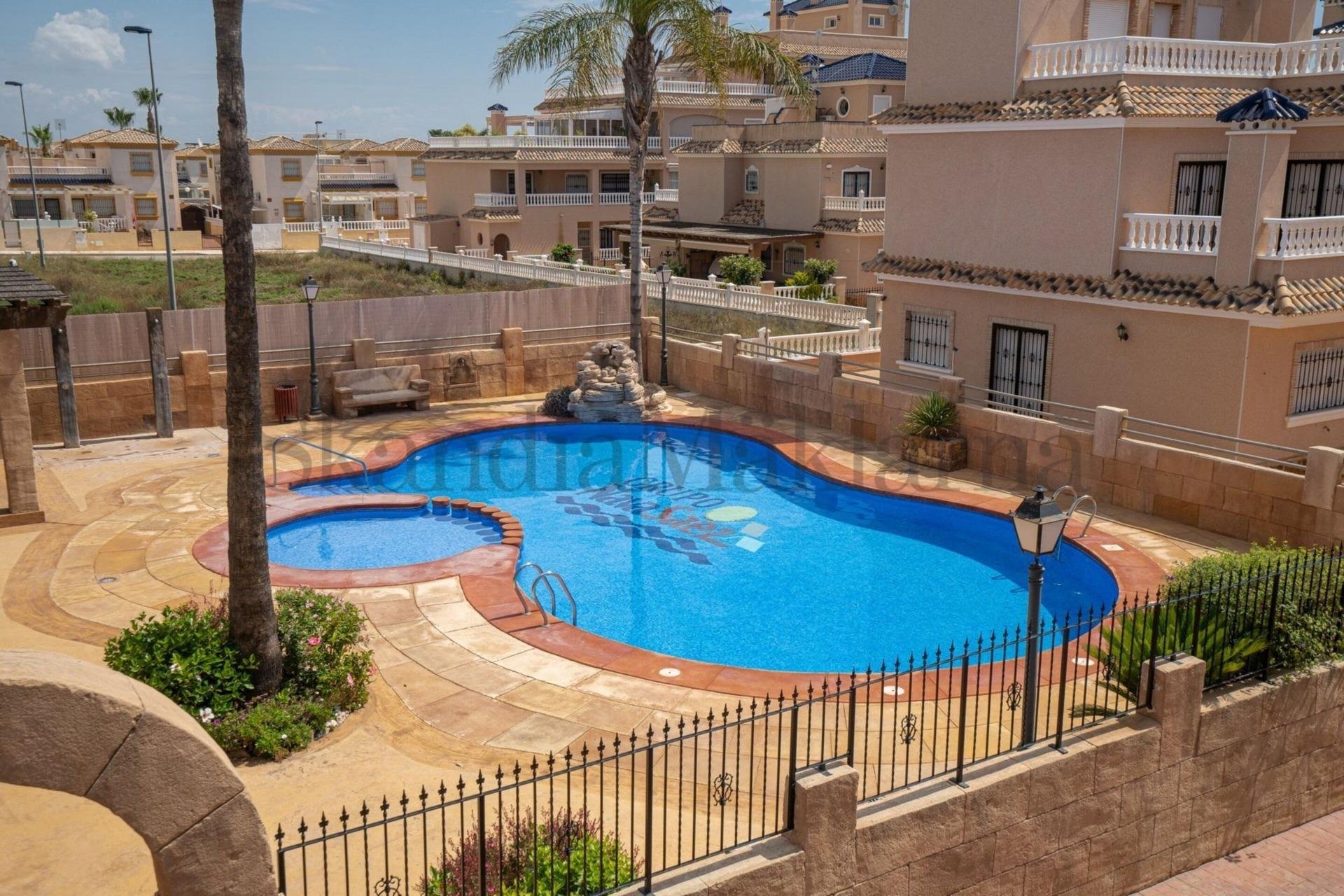 Herverkoop - Town House -
Orihuela Costa - Los Dolses