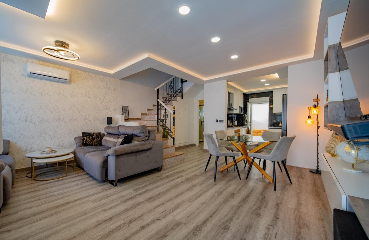 Herverkoop - Town House -
Orihuela Costa - PAU 26