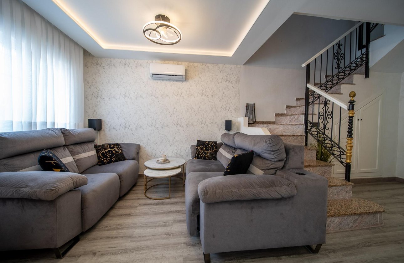 Herverkoop - Town House -
Orihuela Costa - PAU 26