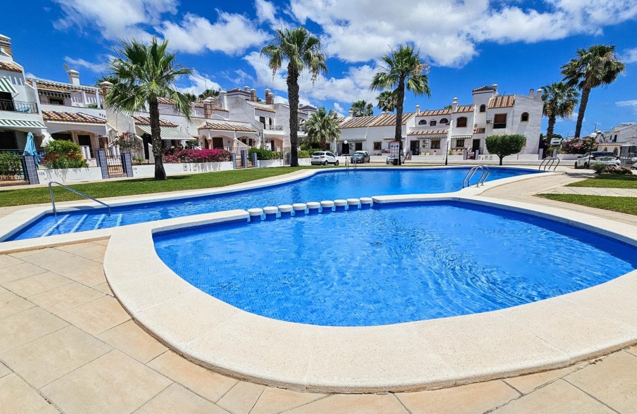Herverkoop - Town House -
Orihuela Costa - PAU 8