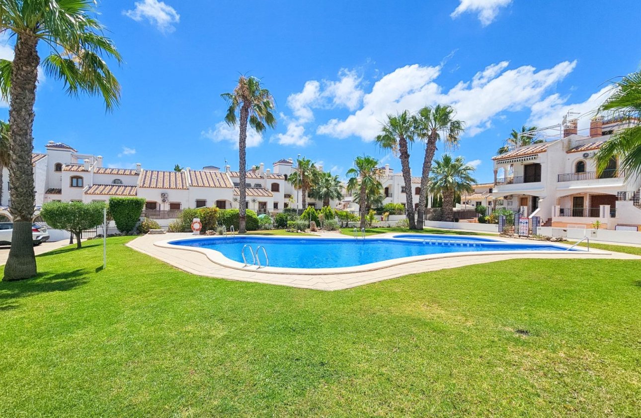 Herverkoop - Town House -
Orihuela Costa - PAU 8