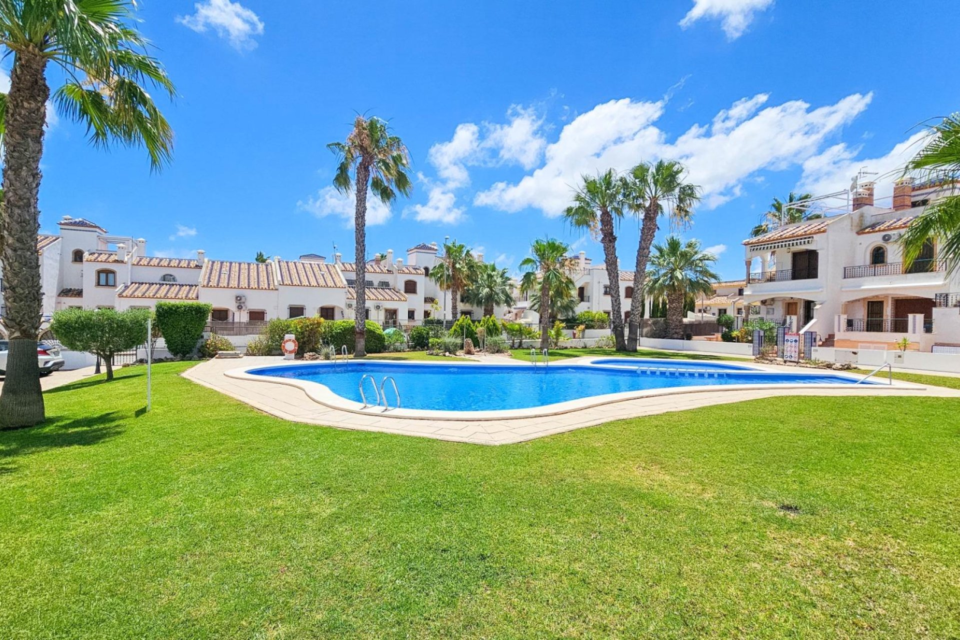 Herverkoop - Town House -
Orihuela Costa - PAU 8