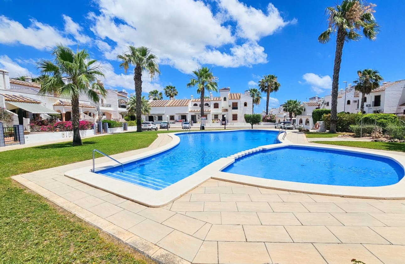 Herverkoop - Town House -
Orihuela Costa - PAU 8