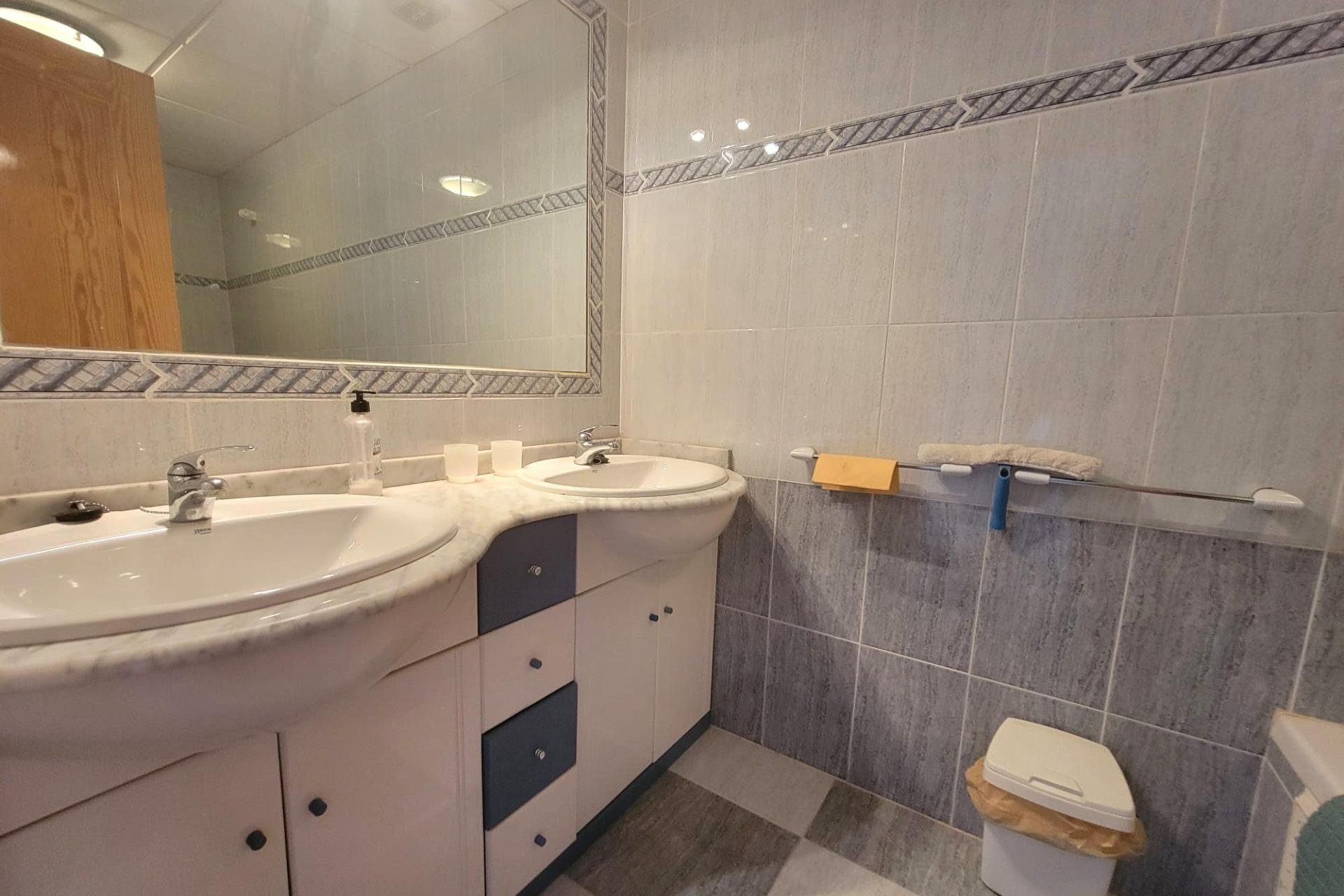 Herverkoop - Town House -
Orihuela Costa - Playa Flamenca