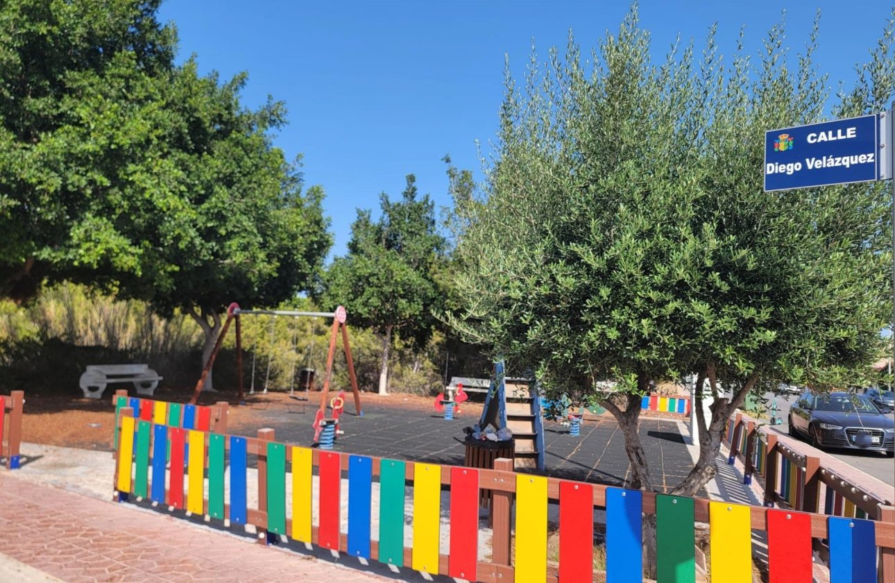 Herverkoop - Town House -
Orihuela Costa - Playa Flamenca