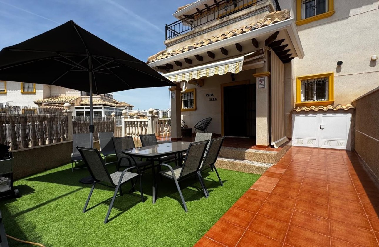 Herverkoop - Town House -
Orihuela Costa - Villamartín