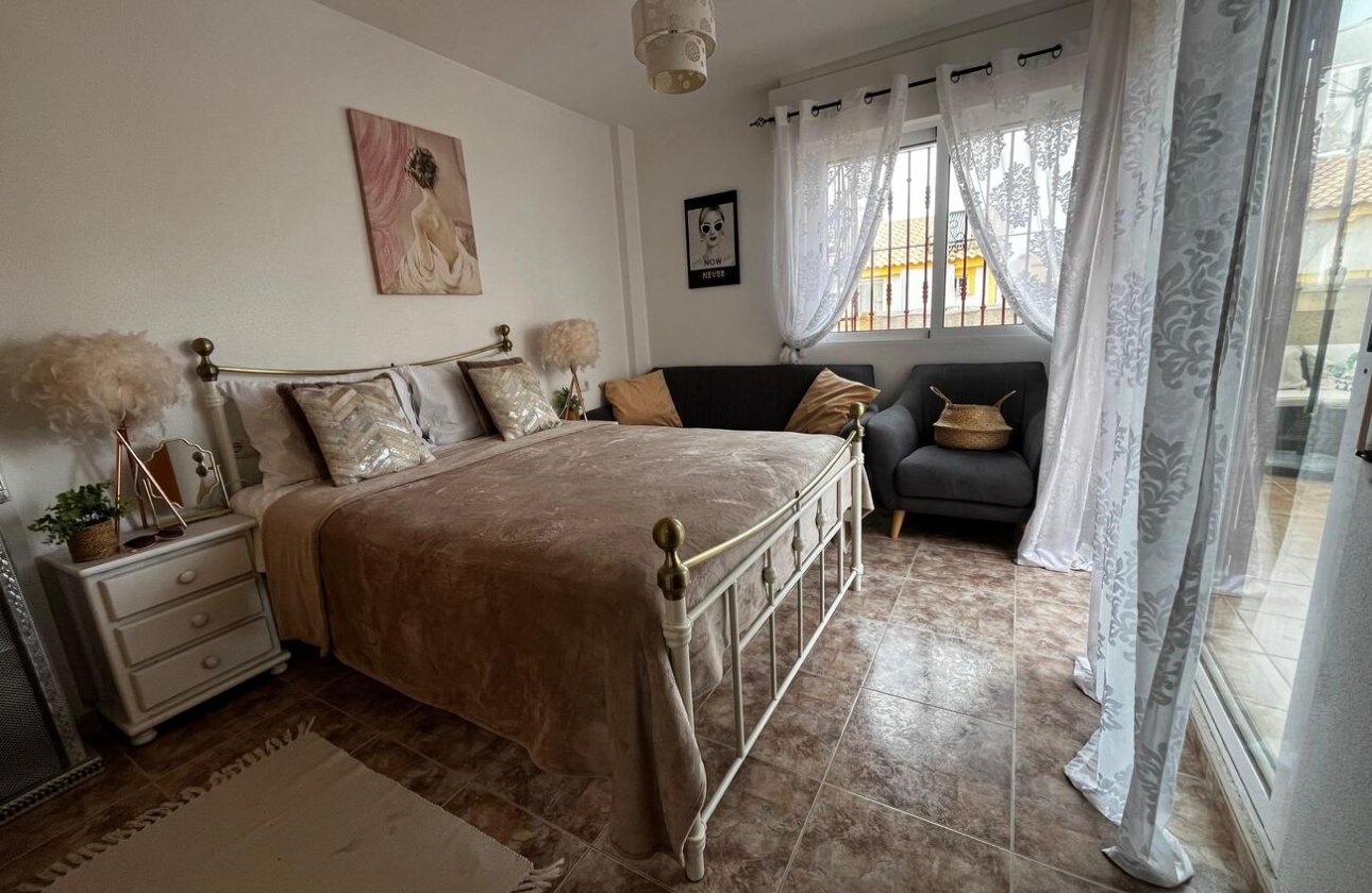 Herverkoop - Town House Penthouse -
Torrevieja - La Florida