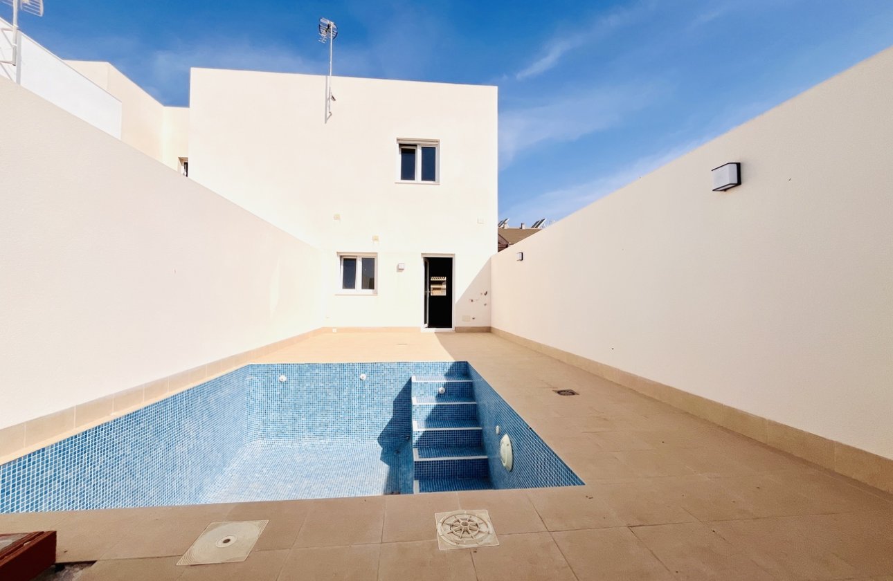 Herverkoop - Town House -
Pilar de la Horadada - Costa Blanca