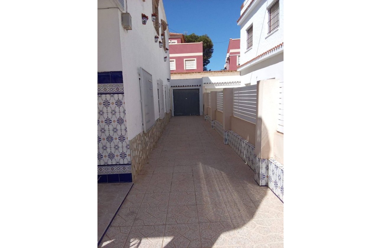 Herverkoop - Town House -
Pilar de la Horadada - Torre De La Horadada